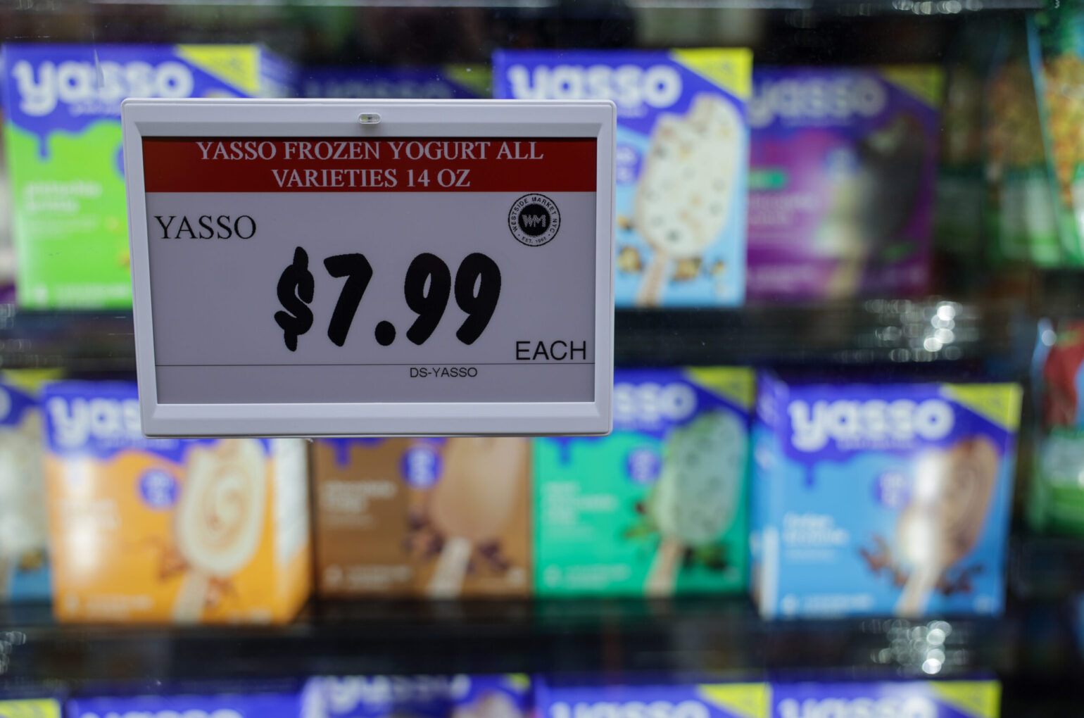 VusionGroup ESL on freezer display
