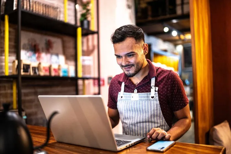 Restaurant loyalty program management